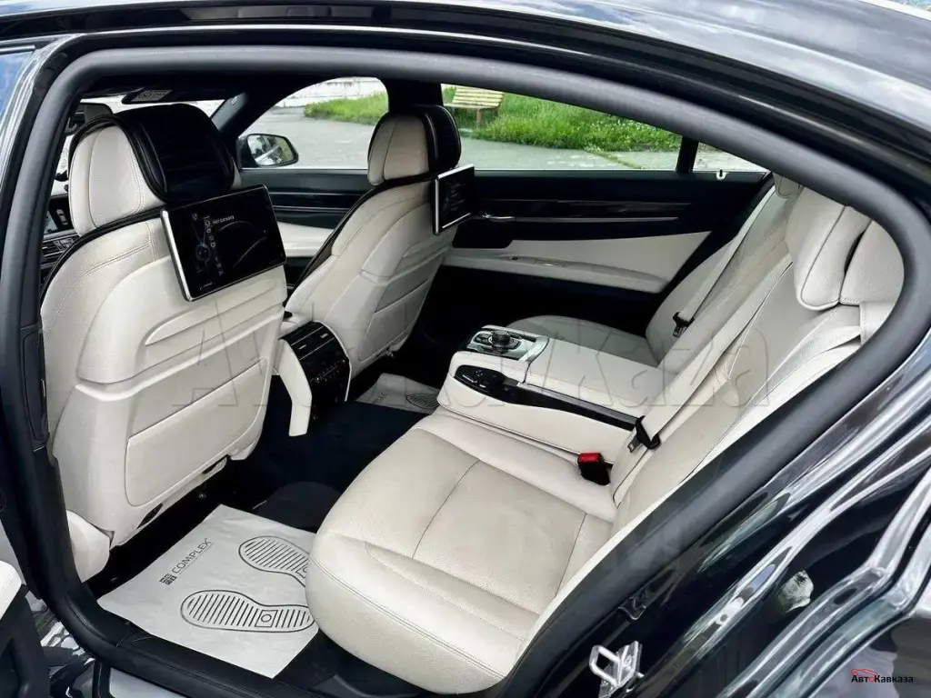 BMW 7 серия, 2013 года