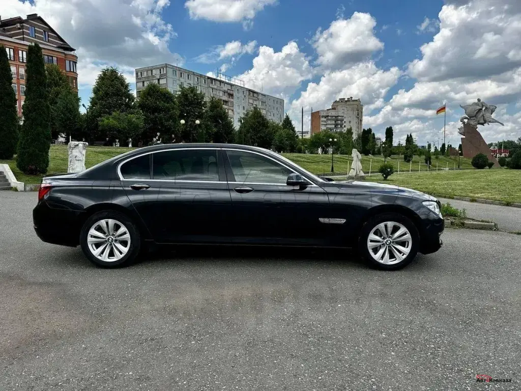 BMW 7 серия, 2013 года