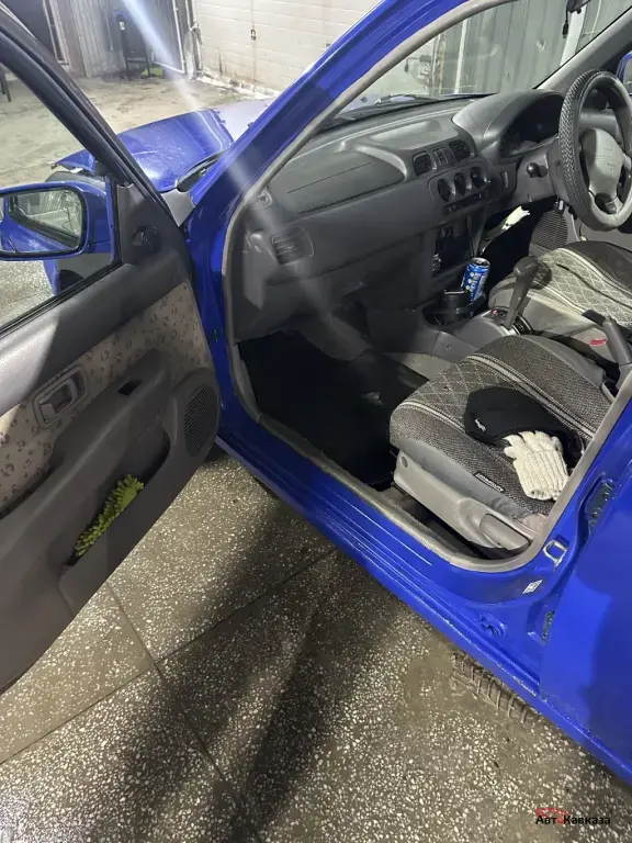 Nissan March, 2000 года