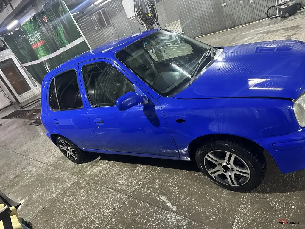 Nissan March, 2000 года