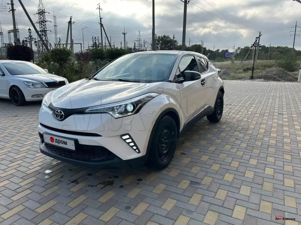 Toyota C-HR, 2018 года