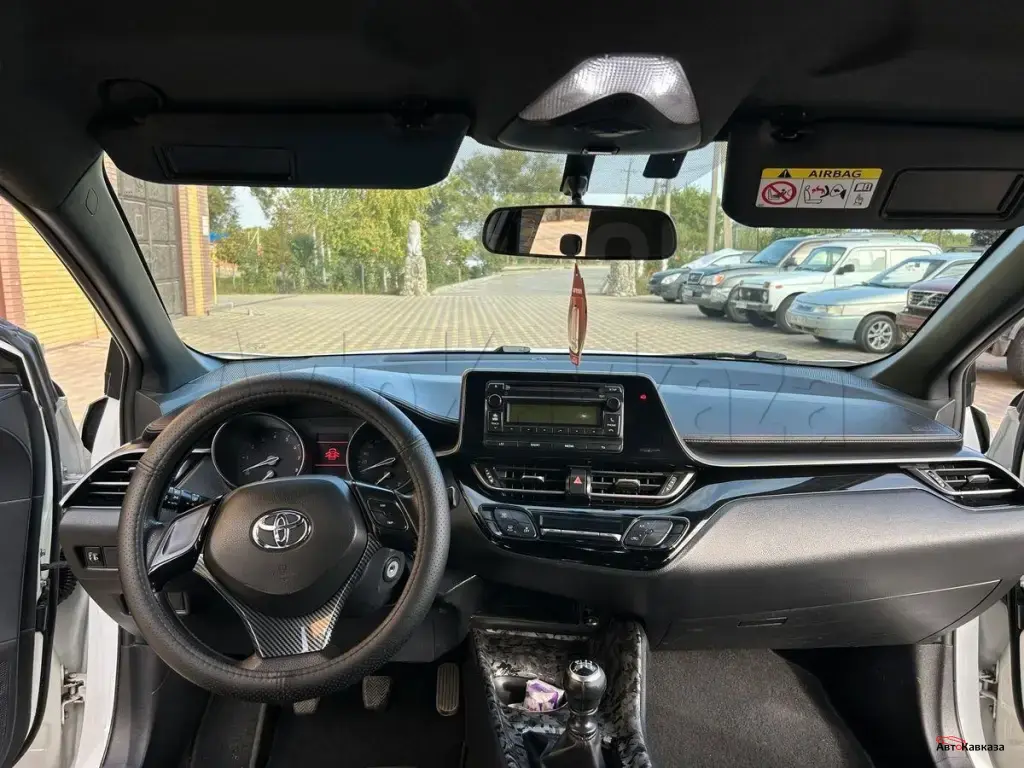 Toyota C-HR, 2018 года