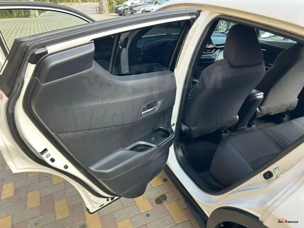 Toyota C-HR, 2018 года