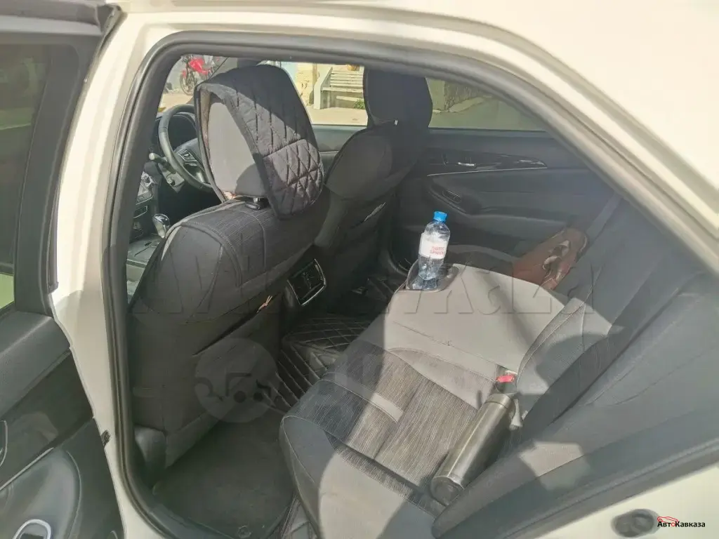 Toyota Crown, 2015 года