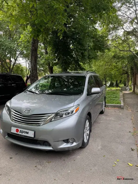 Toyota Sienna, 2016 года