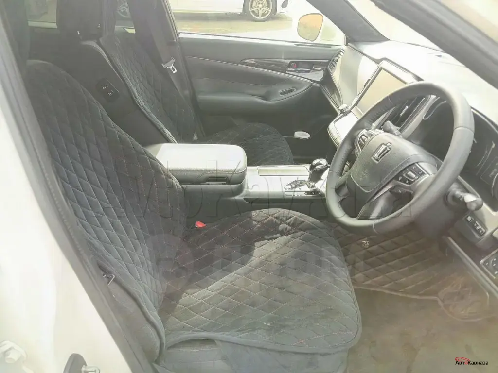 Toyota Crown, 2015 года