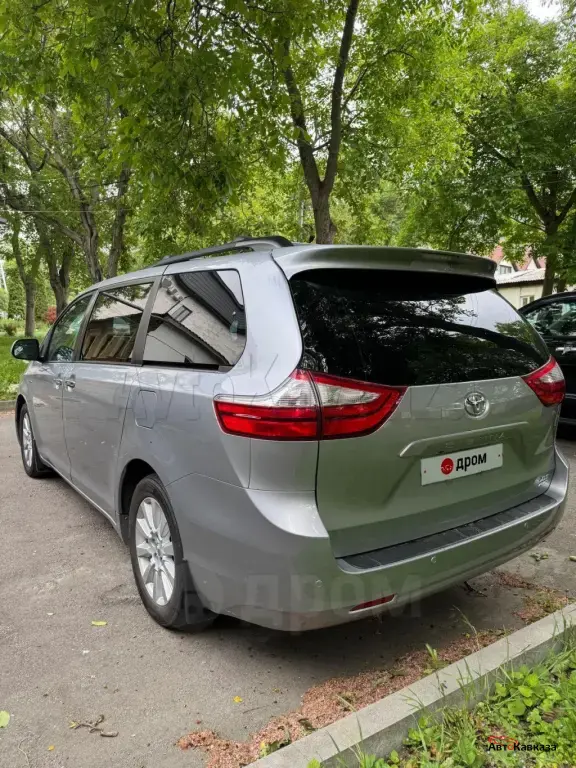 Toyota Sienna, 2016 года