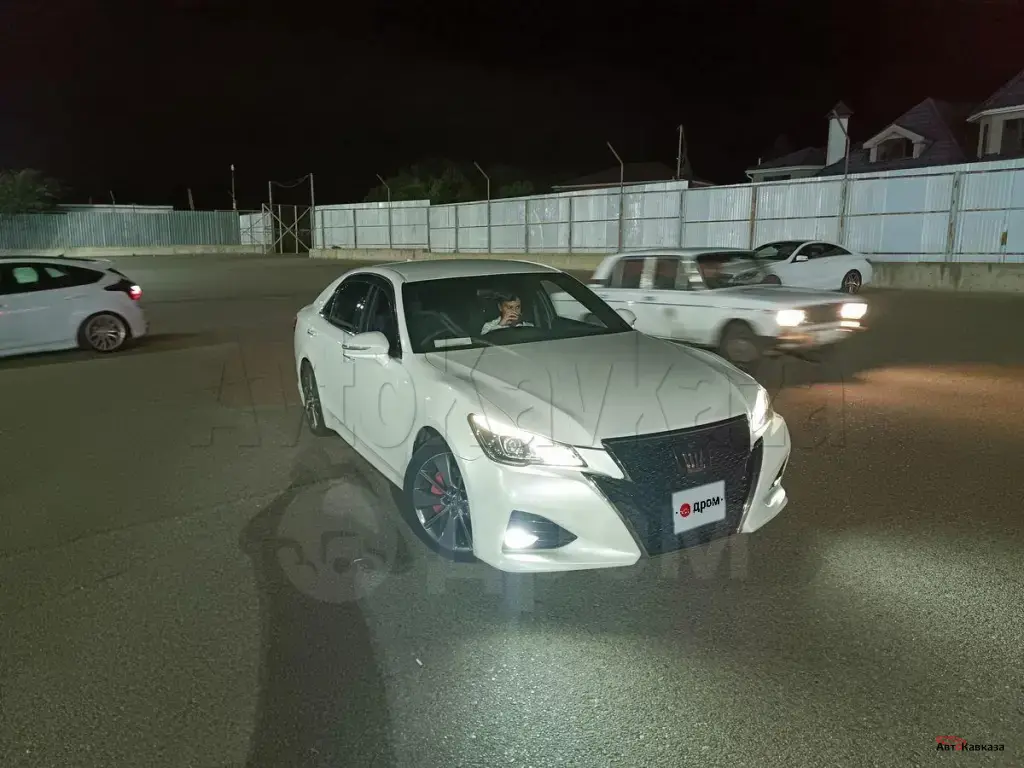 Toyota Crown, 2015 года