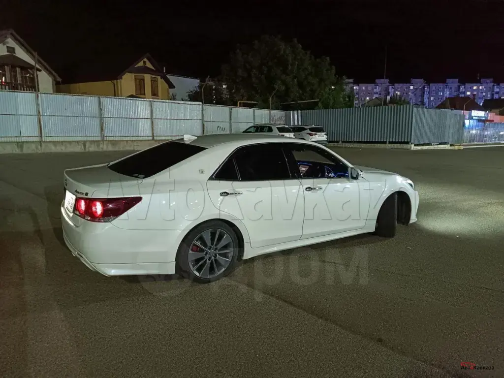 Toyota Crown, 2015 года