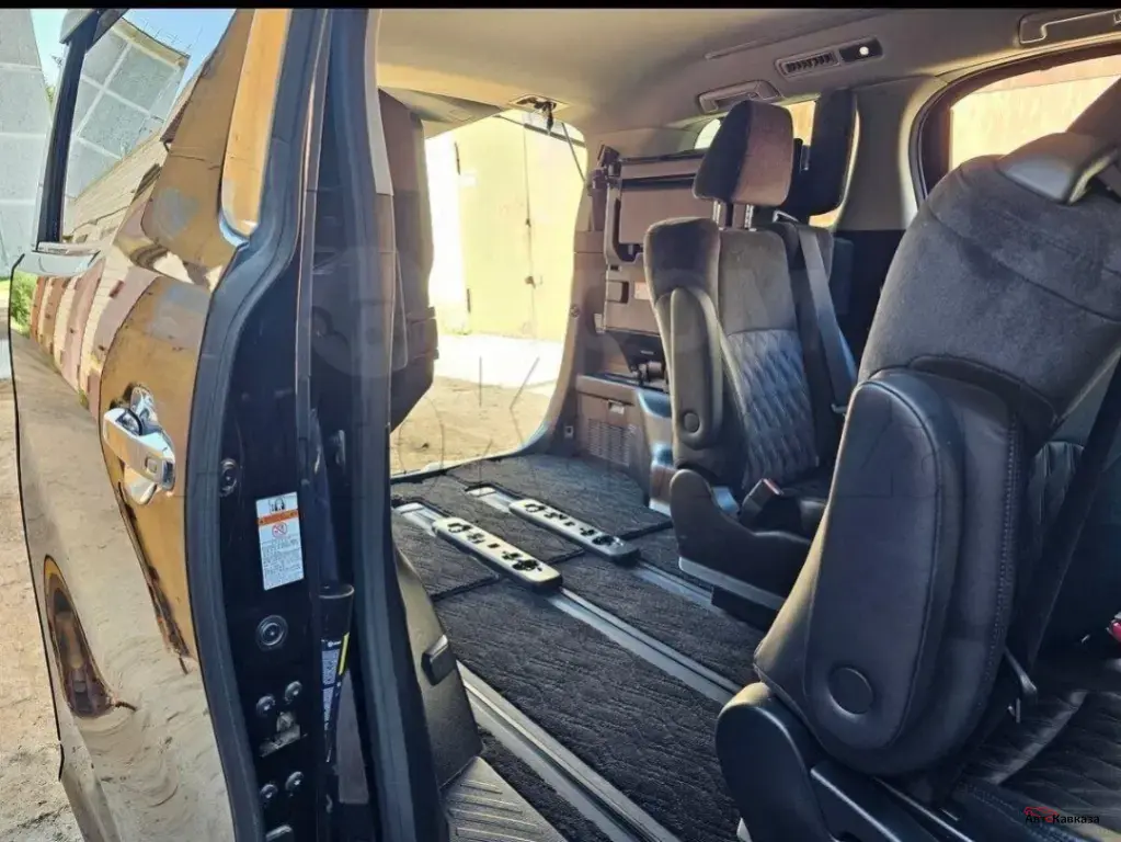 Toyota Alphard, 2016 года