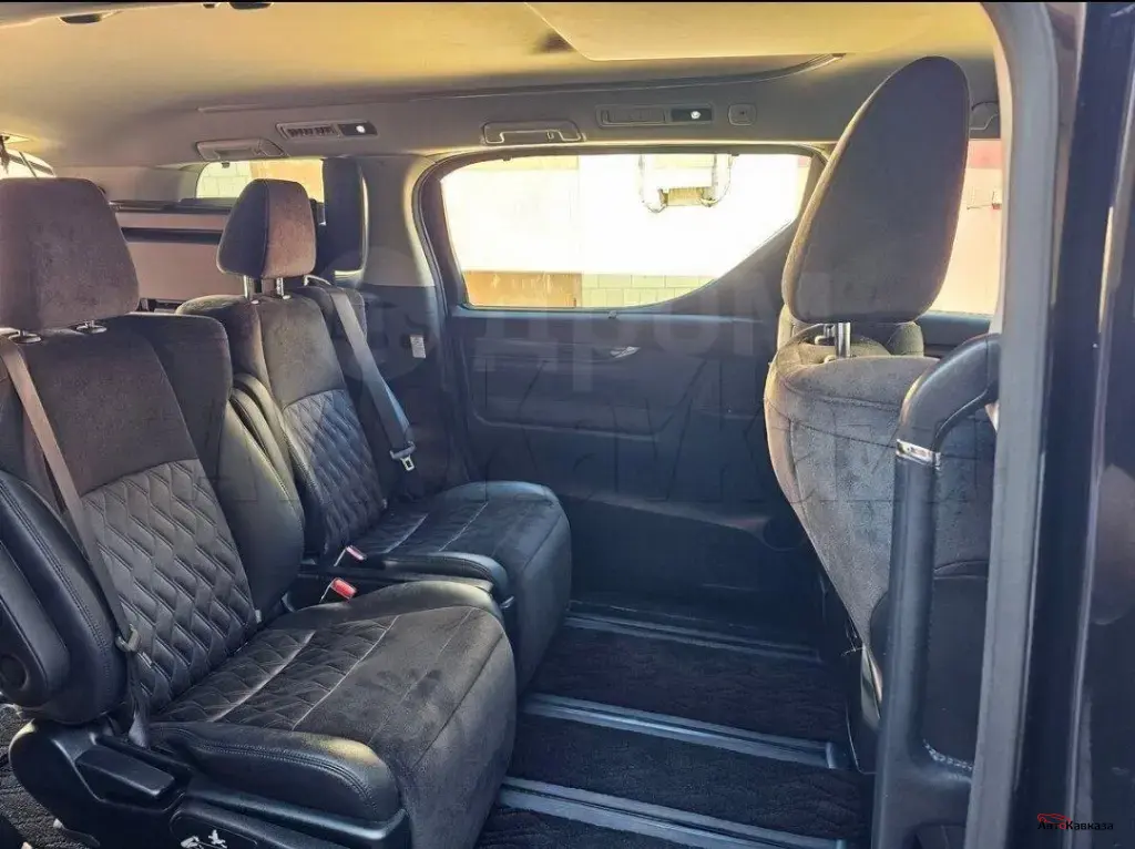 Toyota Alphard, 2016 года