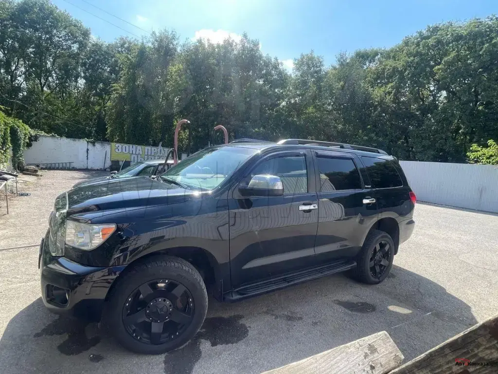 Toyota Sequoia, 2012 года