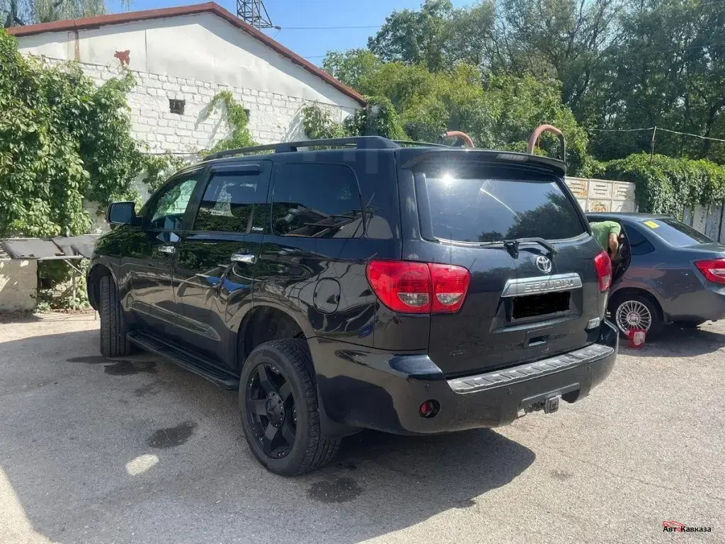 Toyota Sequoia, 2012 года